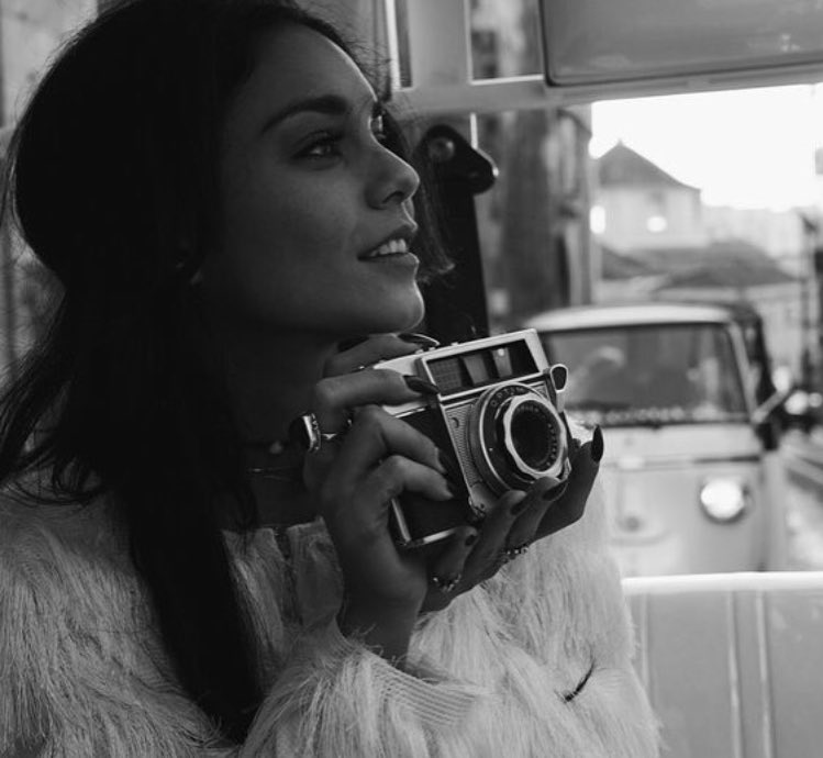 kitkatkatiekan's tweet photo. Happy 27th birthday to this beauty! My inspiration, always #butterfly @vanessahudgens #8yearsalovebug https://t.co/752Gg8lpH7