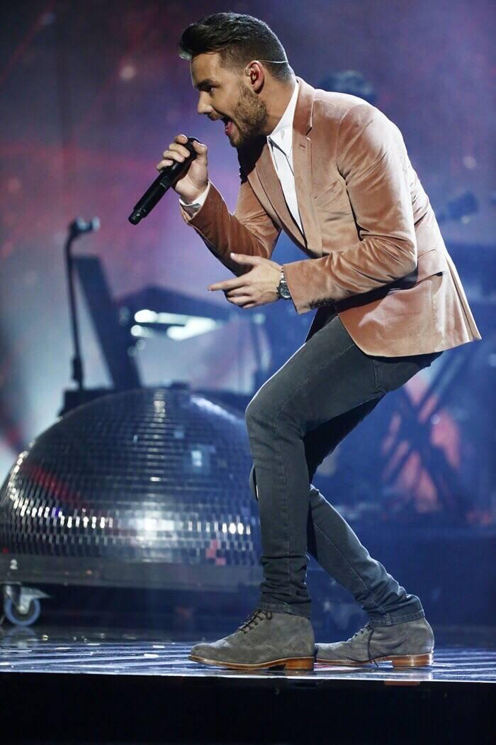 jeast_carpayth's tweet photo. #1DHistory #1DonXfactorFinal https://t.co/U7lj5Dl48y