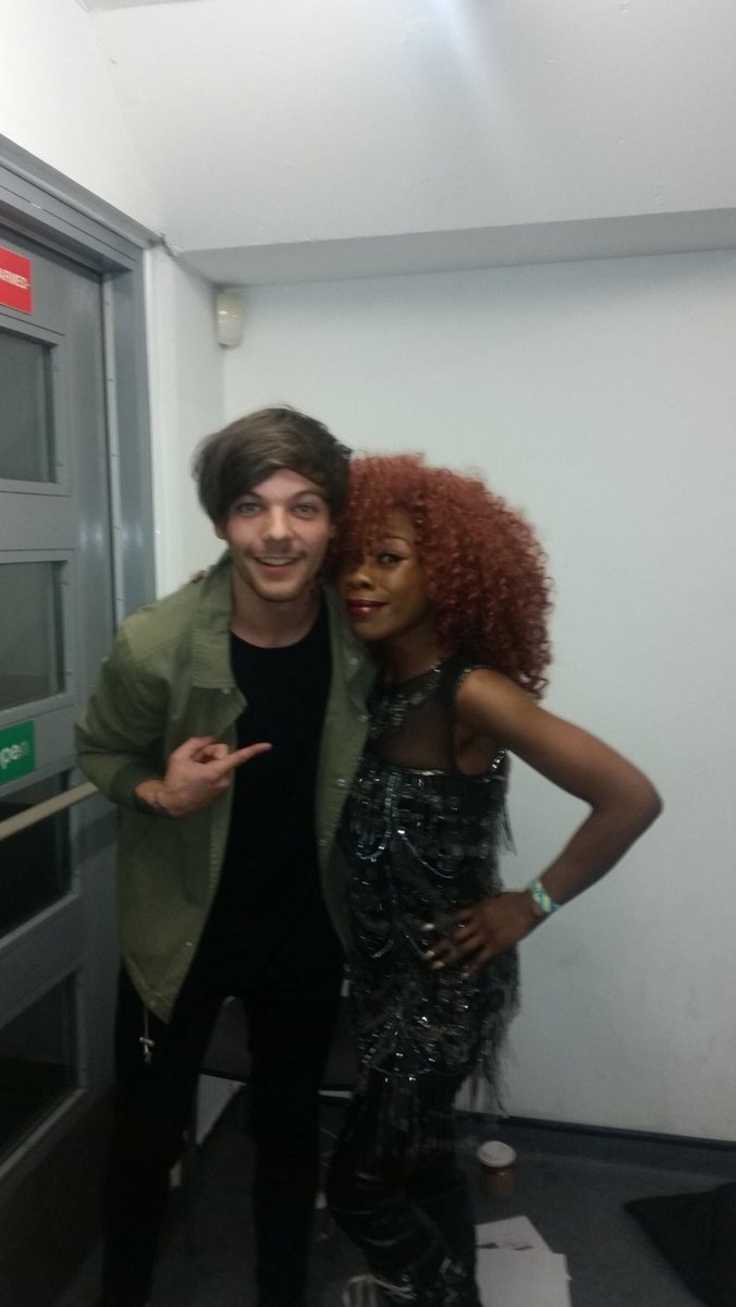 WhyLarryIsReal's tweet image. oh these are cute omg. he's a soft