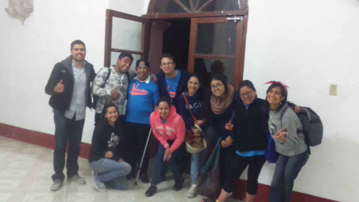 VoccarQro's tweet photo. Con nuestro padre Agustín https://t.co/ZJUG6qOXjP