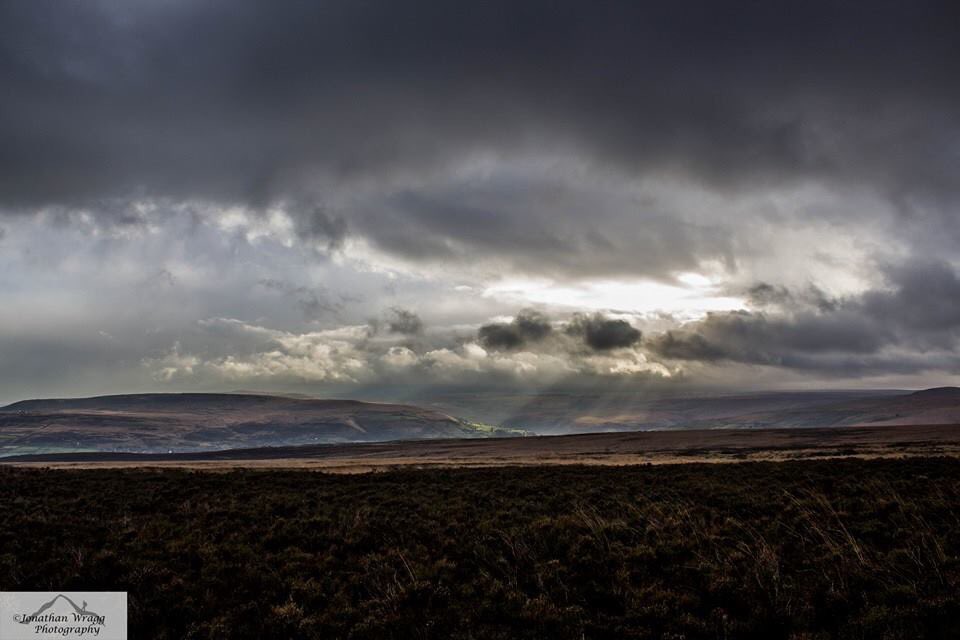 J_Wragg_Photos's tweet photo. My happy place... #iLoveHD #Marsden #buzzyorkshire https://t.co/0kpWSdyRVE