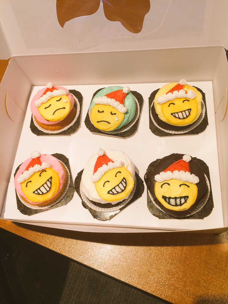 SchwartzApprovd's tweet image. Thanks @charlotteross !! These are everything. #emojitear #mamasmoak