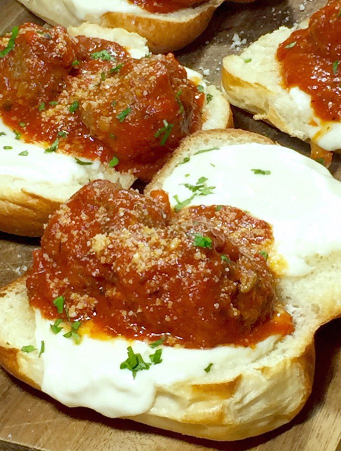 Meat. Ball. Parm. Sandwiches...  Today.
theoptimalistkitchen.com/meatball-parm-…
#meatball #parm #sandwich #recipe