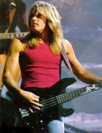 Happy birthday Cliff Williams! :-) 