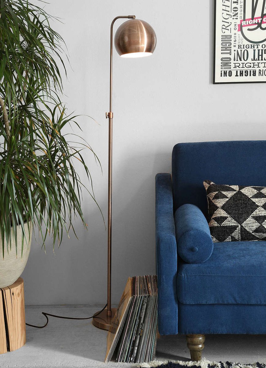 skandicrush's tweet photo. Today's crush: Pretty #copper lamp by @UrbanOutfitters $159 w/ free shipping! https://t.co/QU8mIfqCTW  #giftideas https://t.co/VQCu2FSftL