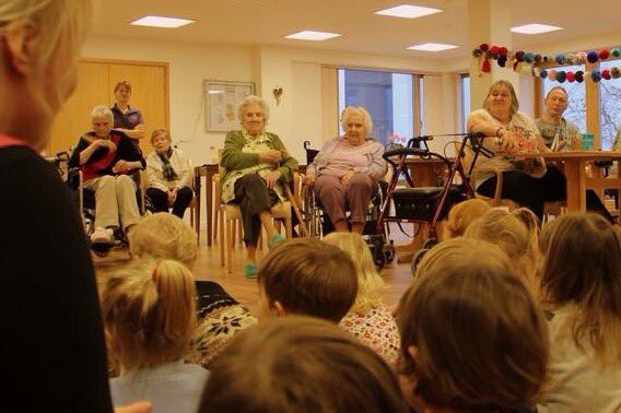 LearnTreeNurs's tweet photo. We visited our local care home today to share mince pies we made and sing our Christmas songs. https://t.co/0n5uF8Bxiu