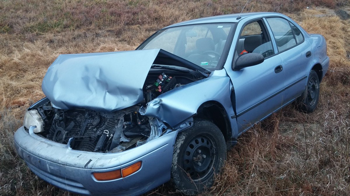 Tbill90's tweet photo. This is why you wear a seatbelt https://t.co/VeyNti69xM