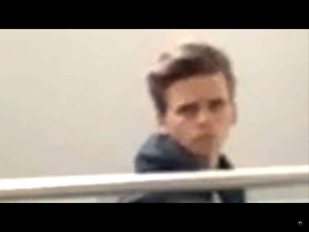 maebaex's tweet photo. Wot the fuck u doin @Joe_Sugg @Caspar_Lee 😂 https://t.co/MOynq7m8DT