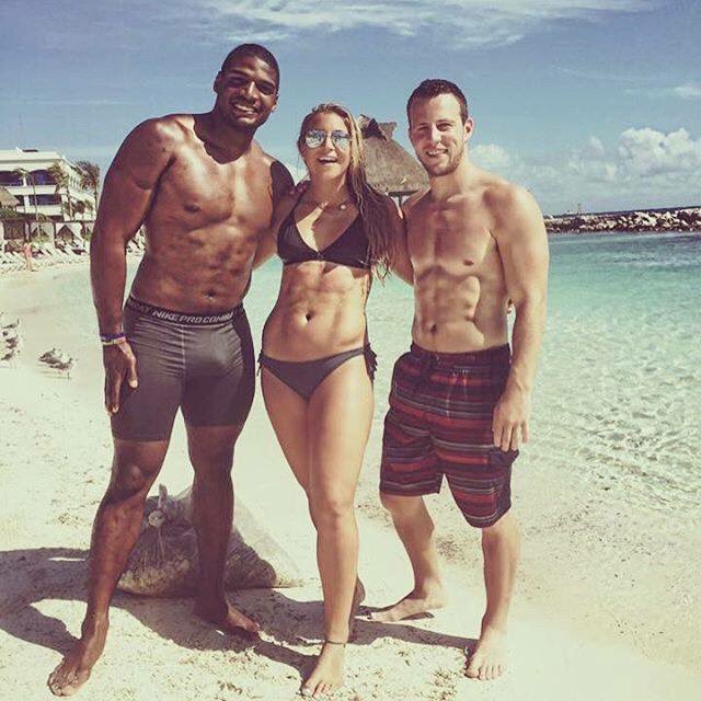 thencrowd14's tweet photo. #MichaelSam is giving body while on vacation. #FallNLust https://t.co/nbscyiuClY