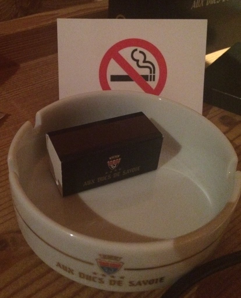 craigsimpson42's tweet photo. Hotel logic. Ashtray, box of matches, no smoking sign! #defensedefumer https://t.co/Y2sR9OXM2N