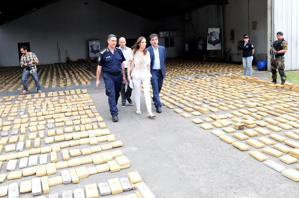 compactoweb's tweet photo. Secuestran 4 toneladas de marihuana https://t.co/BMQNSX3ozo https://t.co/M48scrULRI