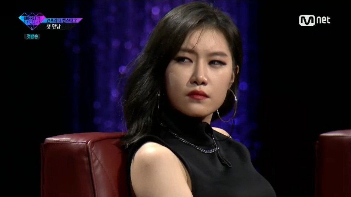 styleguideform's tweet photo. #FIESTAR #Yezi Responds to Haters with #ThisCut Interview for #CrazyDog
@FiestarIntl #Kpop
https://t.co/Eag6lz1dWd https://t.co/8sJaO4iZQy