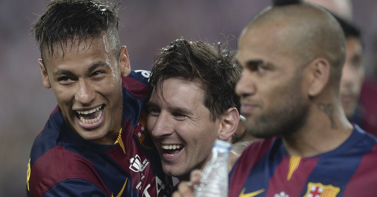 brfootball's tweet photo. #Barca squad ‘reacted with delight’ when pilot announced Real Madrid defeat during flight 😂 https://t.co/9qya7pouZ6 https://t.co/5KK4cQpRER