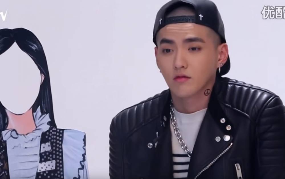 allkpop's tweet photo. Kris is manly with an edgy style for 'Cosmopolitan' https://t.co/RGhYz2TJsa https://t.co/tM8lkuPze6