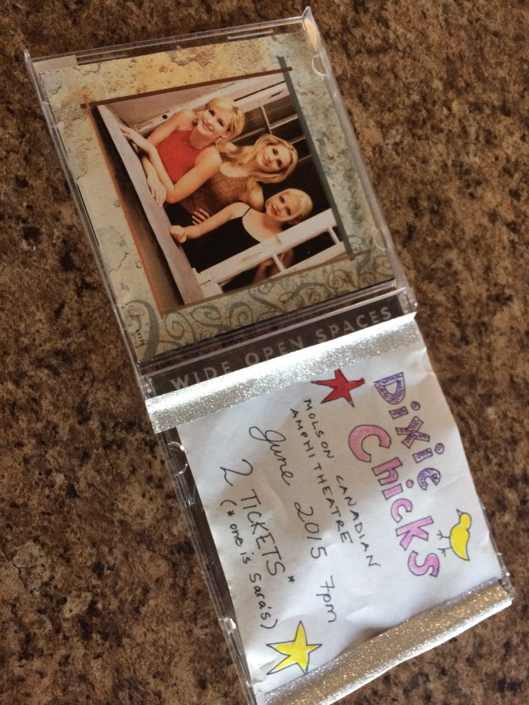 32dolphin's tweet photo. So excited. Thanks for the great birthday gift @MinakGar. @dixiechicks here we come - let the countdown begin. #2016 https://t.co/fBicUJhzu2