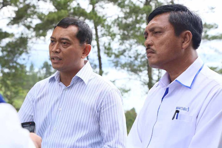 JR Saragih Ingin Ganti Wakilnya dlvr.it/D0yXd8 #Politik #Pilkada2015 #KabupatenSimalungun