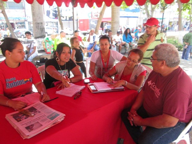 NoticiasMgta's tweet photo. Continúa en #NuevaEsparta registro de Misión Robinson 2 Productiva #MiPuebloEsRebelde https://t.co/jOzu1cmrDX https://t.co/Aocy0tkPZN