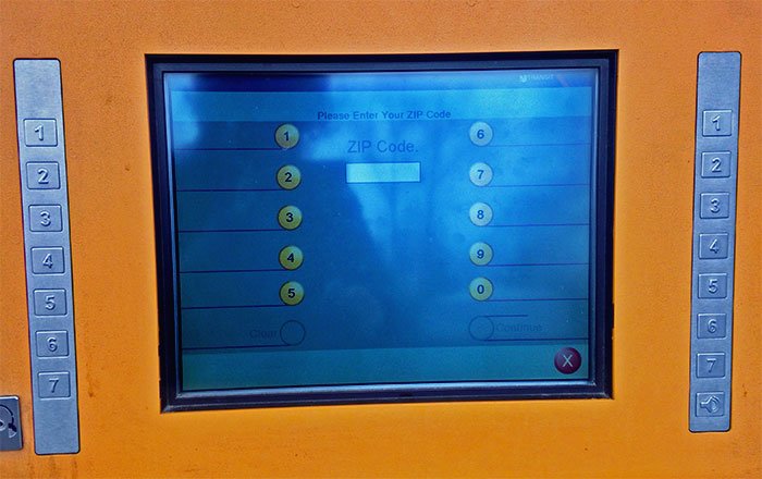 mihaiocoman's tweet photo. Wrestled with this doozy at a NJ train station this morning...oh boy..   @uxepicfails #evilUX #ux https://t.co/08RC2oY9Pc