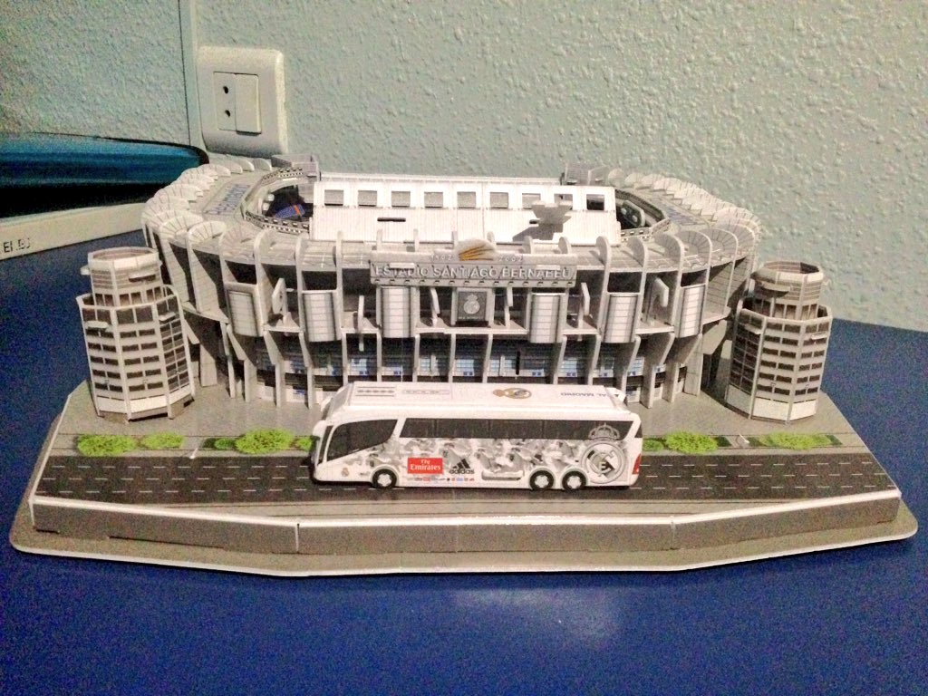 MadridismoreaI's tweet photo. ¡SORTEO DE ESTA MAQUETA DEL SANTIAGO BERNABÉU! 

Requisitos: 
1- Seguir a @MadridismoreaI .
2- Dar RT a este tuit. https://t.co/Od1uO6BmNk