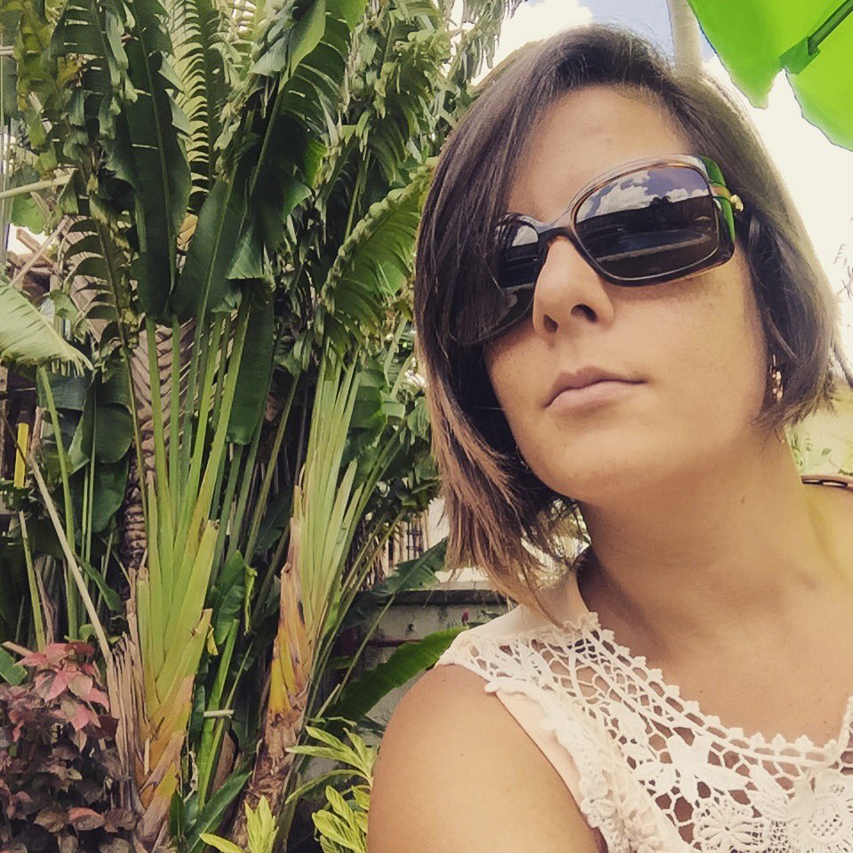 MariFa_Q's tweet photo. Brillar con luz propia, ser #mujerkérastase y resaltar lo mejor de sí #obsequiokérastase @KerastaseVzla https://t.co/S7itCsheNg