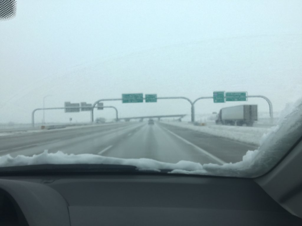 user4752's tweet image. Amazing. Despite snow, flights still taking off.