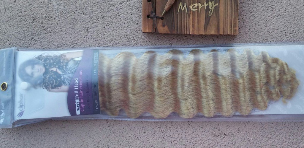 CatEyesRedLips's tweet photo. Cliphair Ltd wavy hair extensions in bleach blonde review https://t.co/1ZiGhA6G4Q https://t.co/dVXZqSXPSB