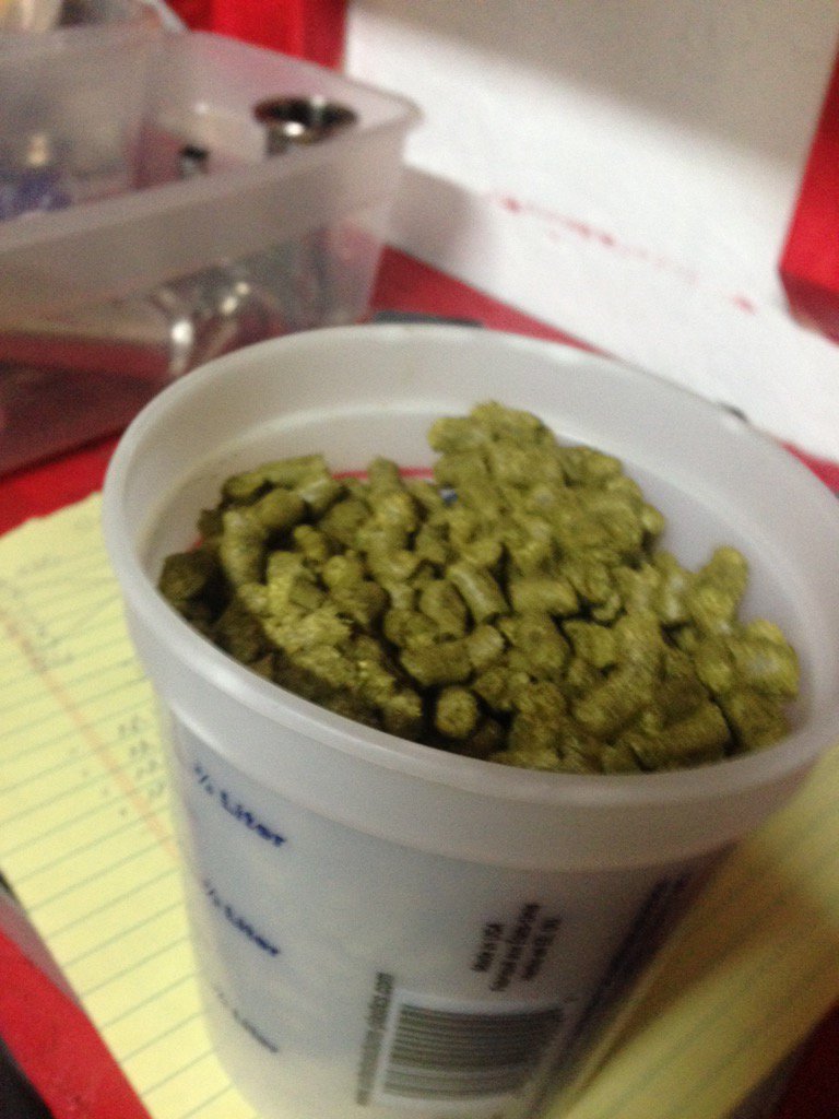 blevensnick's tweet photo. Brew Singulus IPA.  Using about 11 pounds of centennial today https://t.co/sgZuw9CDHm