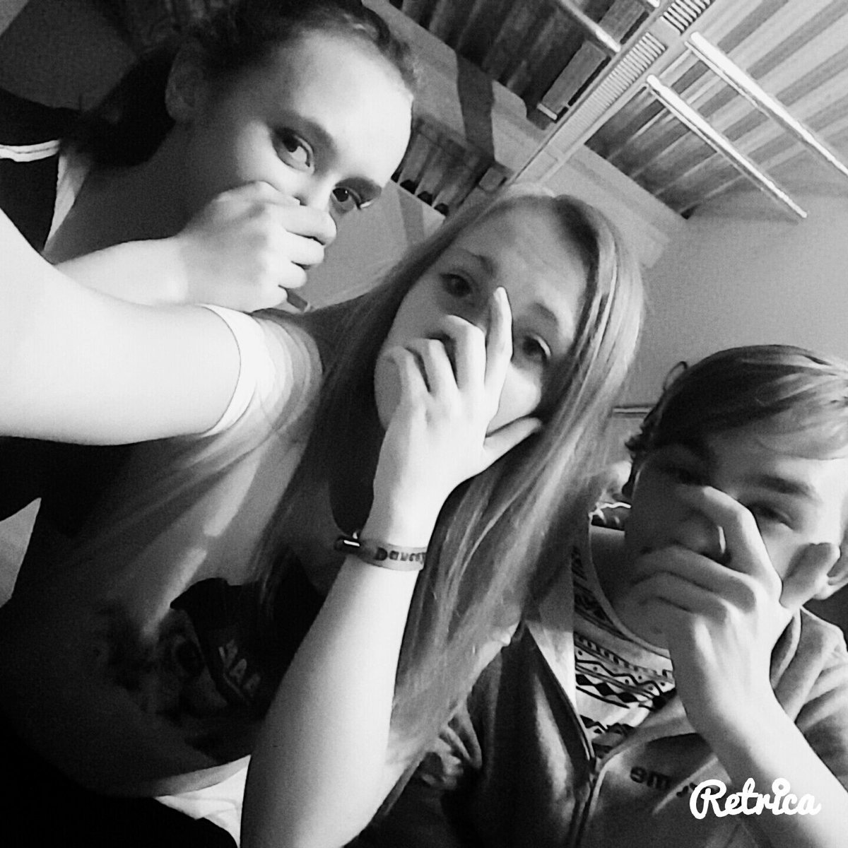 Sofal0987's tweet photo. 😍💓 Selfie Time mit den Besten😘 #Sofal📃 https://t.co/3Sd0RfcQl5