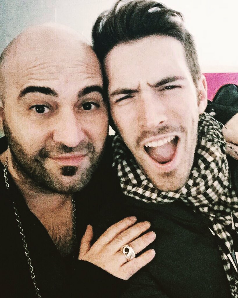 giov_caccamo's tweet photo. #larivoluzionestaarrivando @Negramaro #GiulianoSangiorgi #ViaDaQui #Sanremo2016 #power #friends  #GiovanniCaccamo https://t.co/uupF4XT5SB
