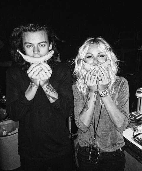 hazza_94_lou_91's tweet photo. Ho sonno eee buonanotte.
Addormentatevi col sorriso,sempre.🌸
#MTVStars One Direction
#1DonXfactorFinal
#1DHistory https://t.co/trfdNKOe10