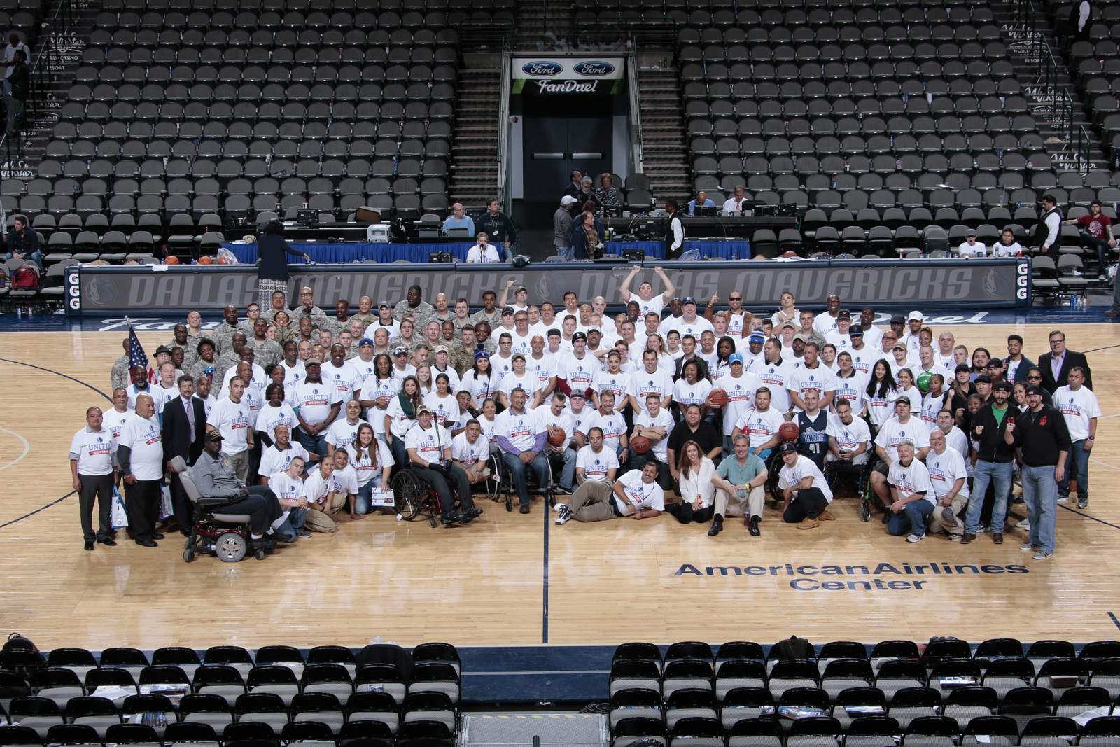 RT @dallasmavs: GALLERY: Ever seen @mcuban do one-handed pushups? Relive our #SeatsForSoldiers game day! https://t.co/h9SUdk3z9M https://t.…