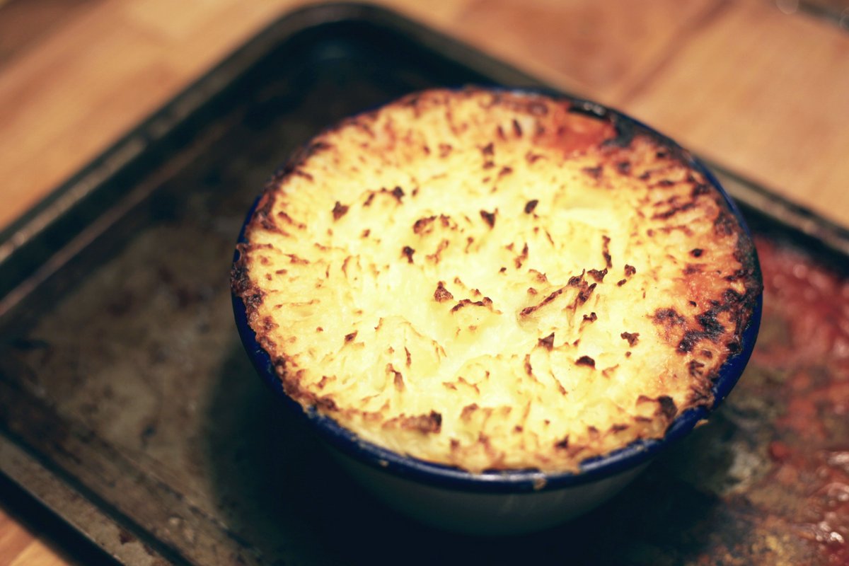 makemunch's tweet photo. Easy Mixed Fish Pie: https://t.co/JpVdByxgQ1 #makemunch #60minutemeals #recipe (Recipe from @BBCGoodFoodShow) https://t.co/1cAUmoyzZz