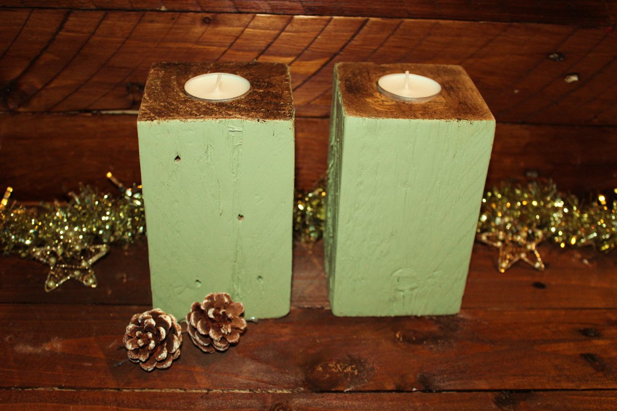 annettesupcycln's tweet photo. #Ecocreatehour we're upcycling pallets @RevivedandRetro into #rusticcandles just time for #Christmas #Reuse #Upcycle https://t.co/mnaHtipBVS