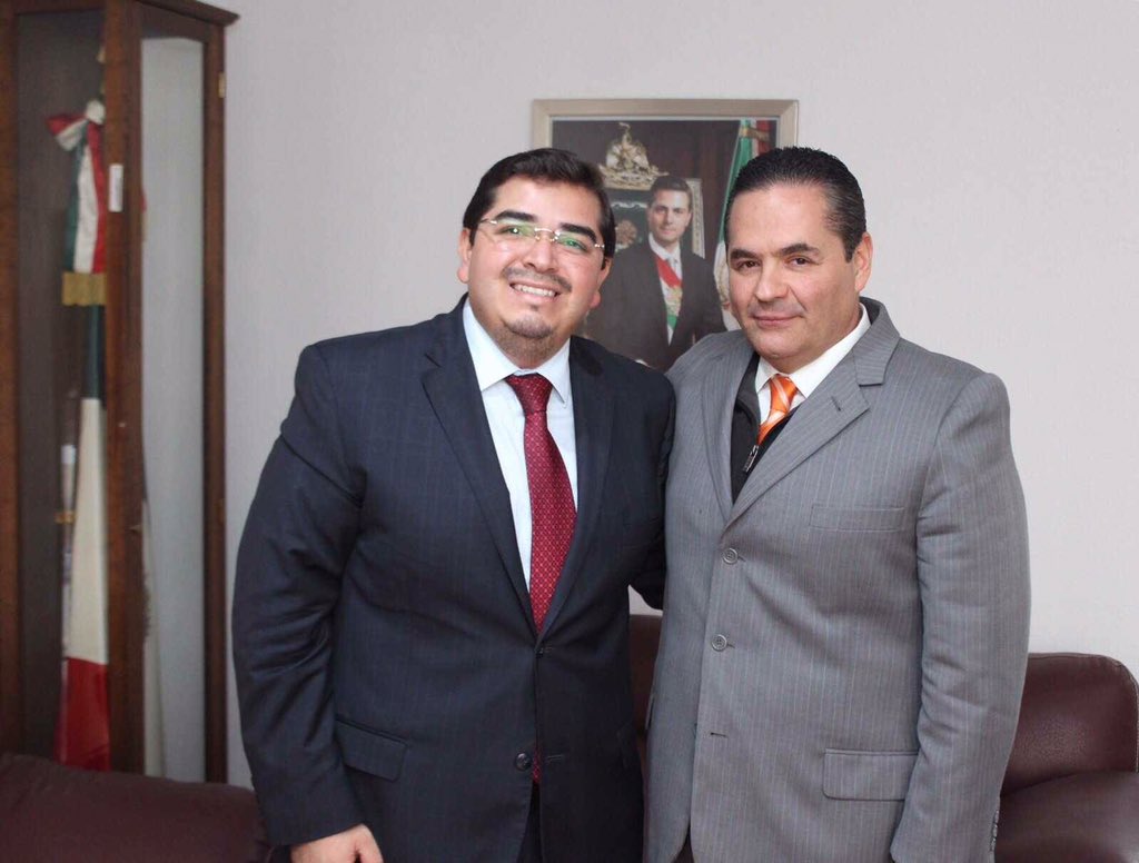 EdmundoRanero's tweet photo. Agradezco la visita de mi amigo @jesuspeza de la CROM del Edoméx. #MoverAMéxico. https://t.co/R8WWK6yL7J