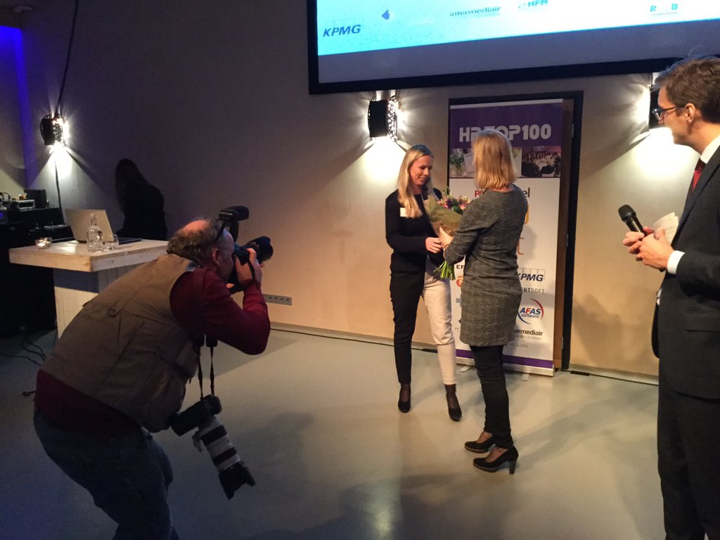 gerardvanvliet's tweet photo. #HRtop100 6 prima kandidaten die allemaal hun vak eer aan doen. Winnaar is Irene Vernie van @Rituals ! https://t.co/8ENOsCPR5g
