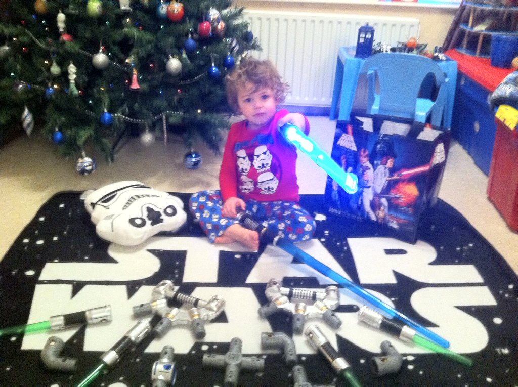 fatjabba74's tweet photo. @TescoHanley Ben thanks you all for his fantastic prize! He loves his Star Wars! Thank you #tescostarwarsweekend https://t.co/8L4i7btxkV