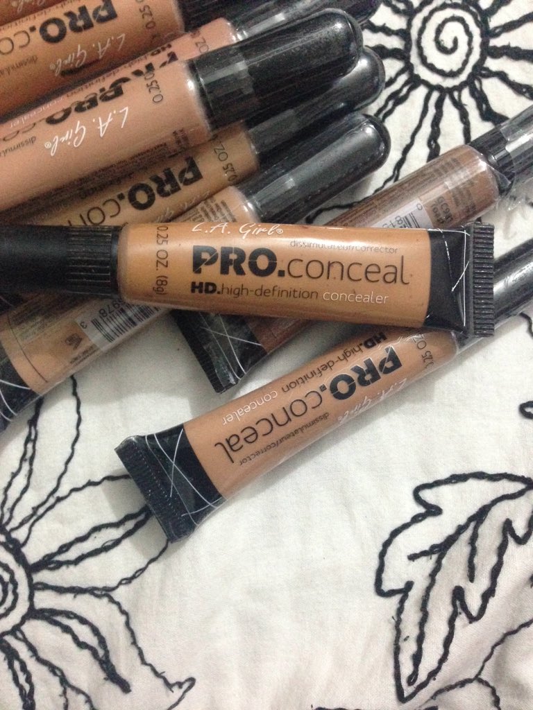 229People's tweet photo. Le meilleur concealer au monde! Je ne peux plus m'en passer ! #MakeupOrnot https://t.co/f9IPFMyaXJ