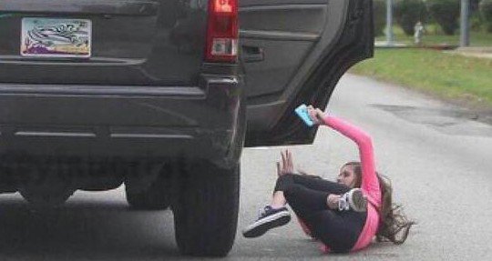 Sr_Coque_LQSA's tweet photo. -¿Que coño haces hija?
+ Cambiar la radio!
- ¿Y que vas a poner?
+ Alguna canción de Abraham Mateo
- ... https://t.co/guOVlBym7B
