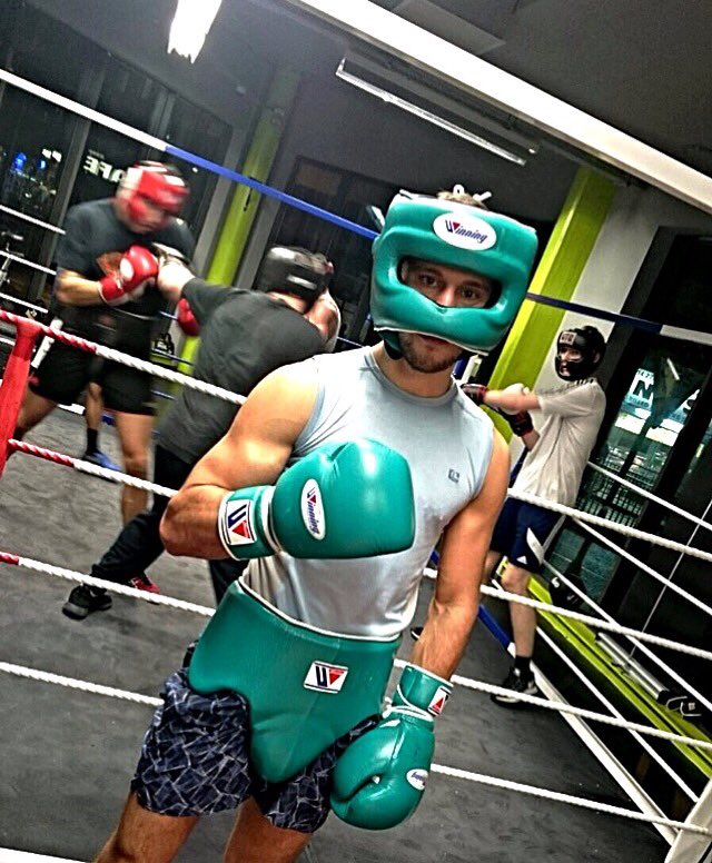 SamTheSensation's tweet image. @dbllogistics 10 rounds in the bag to start off the week at @26RRFitness 2016 going to be a great year #BoxingElite