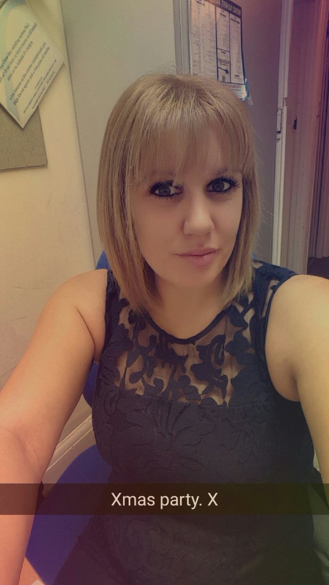 joc_no6's tweet photo. #xmas #selfie #beforeworkparty https://t.co/D4AHb7fz9j
