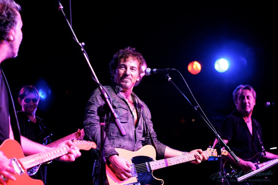 huck13berry's tweet photo. Springsteen with Houserockers 12.03.06 Light of Day, Starland Ballroom. #RiverFVTix desired for Newark NYC Philly https://t.co/ozEdMAe0NG
