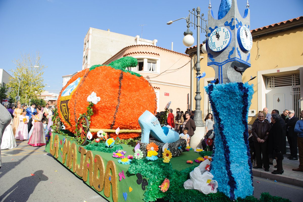 AytoMazarron's tweet photo. La Escuela de Baile Antonio Jara resulta ganadora en el Desfile de Carrozas #Mazarrón https://t.co/bQXqDE9NIf https://t.co/f1mwqkg6sh