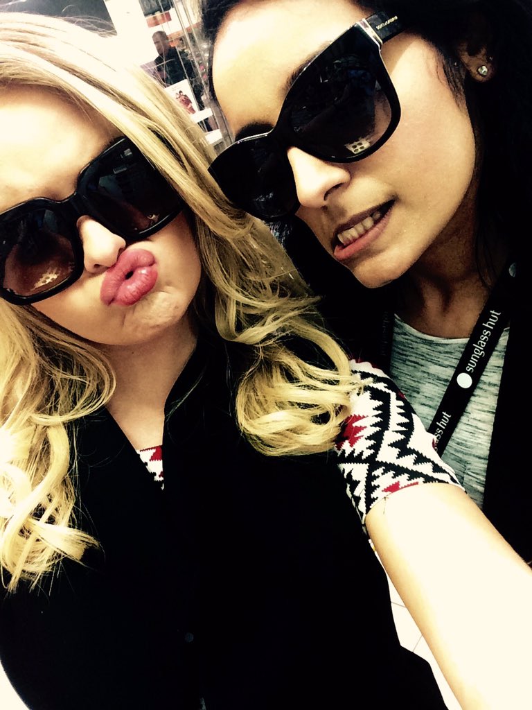 piercestokes1's tweet photo. Mash up Monday's in BLUEWATER😝💃✌️💥 @WarronBarrett @HawkinsSarita @SGHJDunaway @LUXclusives @LUXDOITUK 👀☀️🙋 https://t.co/8ONwhd7Fkm