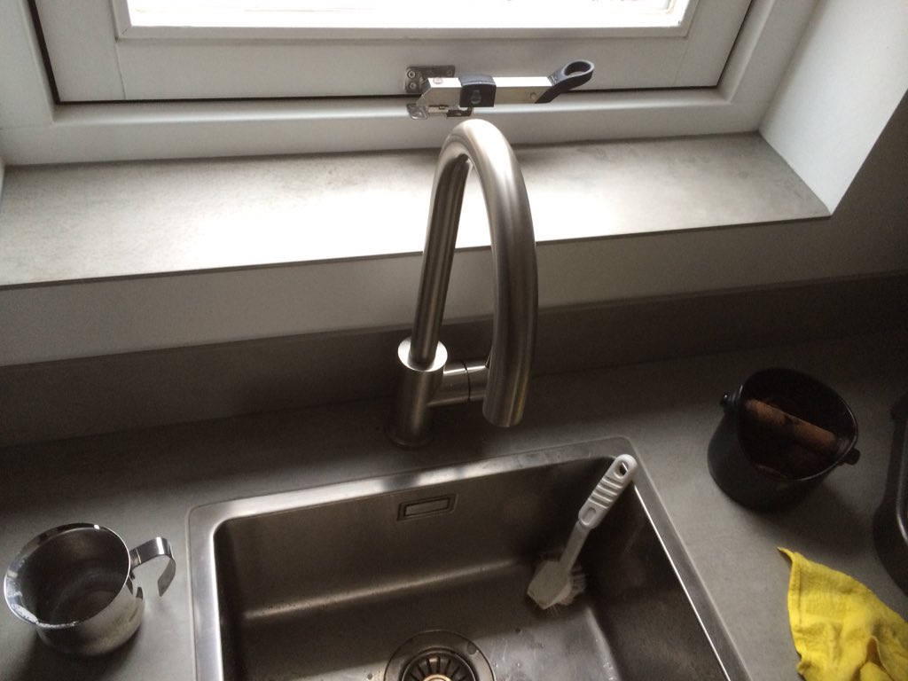 KeukenLndDesign's tweet photo. Weer z'n mooie @pittcooking klant erg tevreden met het resultaat.#keuken https://t.co/qgaltXnQjx #inbouwapparatuur https://t.co/Tfbzg0Gibr