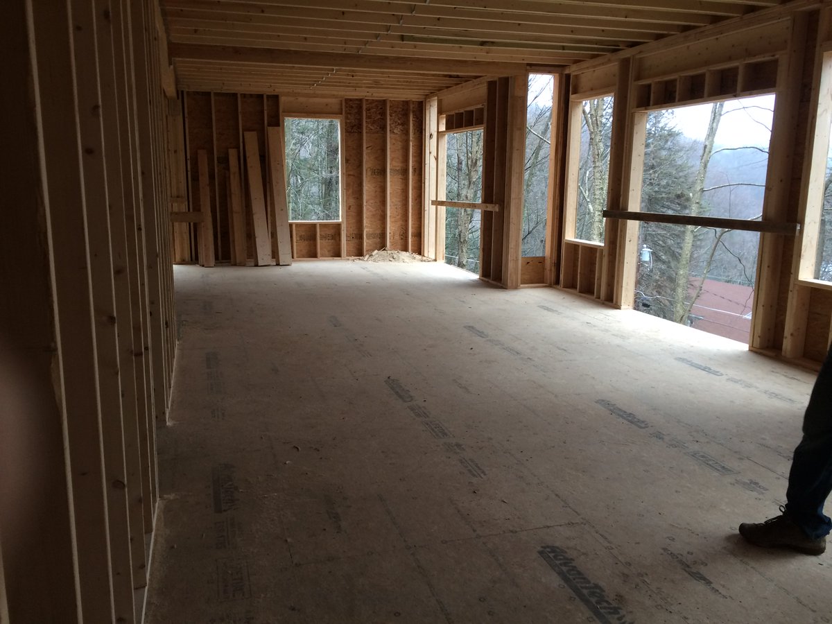 CompanyWoods's tweet photo. #mondaymotivation Kudos to our #framers at the site in the #NorthernPoconos. Family is happy! https://t.co/W5RP844ww2