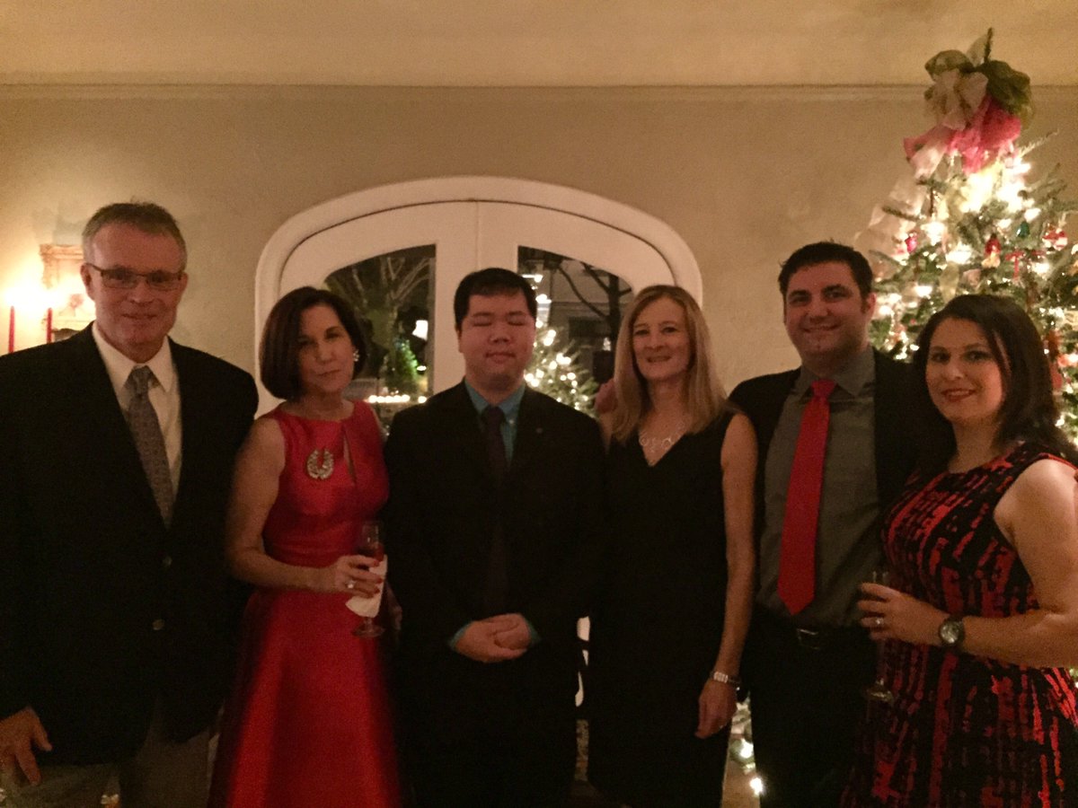 DataSpan's tweet photo. Tis the season! #onlywomendrinking? #happyholidays #itswhatwedo @DataSpan #DataSpanGang https://t.co/d1YpXHFsjM