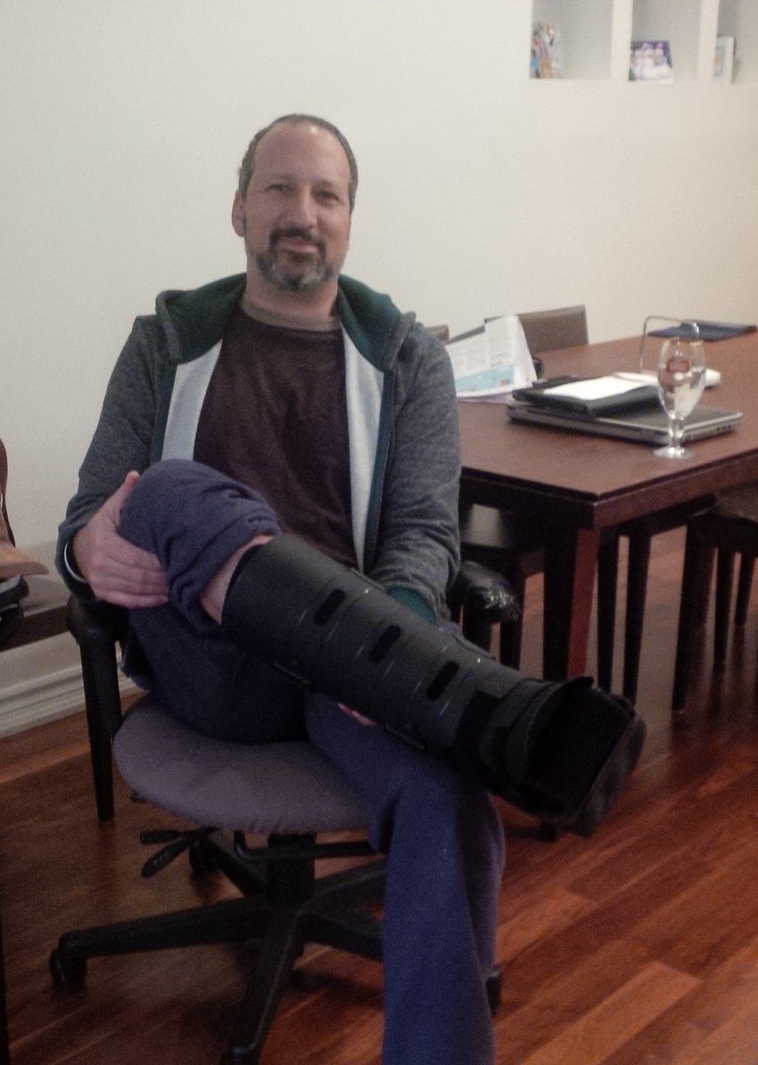 LonnyRosen's tweet image. Thanks for the concern re my hockey injury. No surgery, but 6 weeks of no hockey, skiing or driving! #winterfail