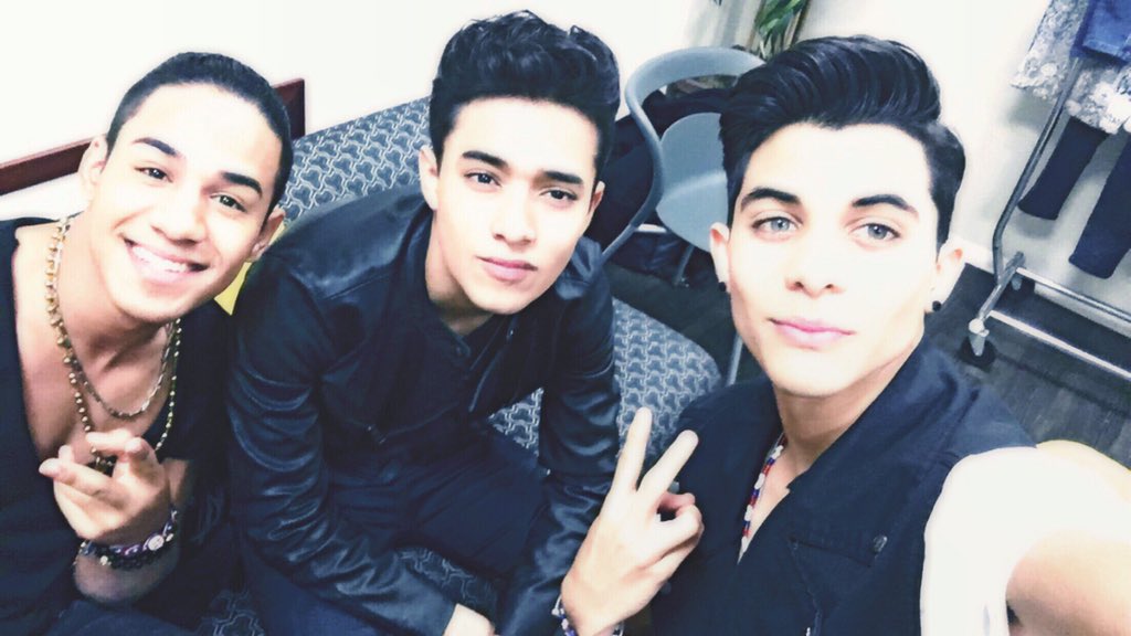 JOELDELE0N's tweet photo. ¡El primer día de estar en #CNCO fue muy bien! 🎶 https://t.co/IpqB101bBg