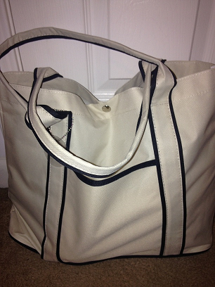 itzjaimie's tweet photo. This #Sacko tote is perfect for everyday needs! Check out my review &amp; where to buy it here: https://t.co/htAQZfwYIr https://t.co/DfZo0ybtOI