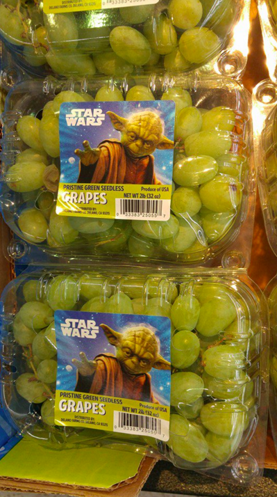 BuzzFeed's tweet photo. 21 pictures that prove this Star Wars stuff is getting out of control https://t.co/7ZfTxcIQVo https://t.co/qL9UViQFTt